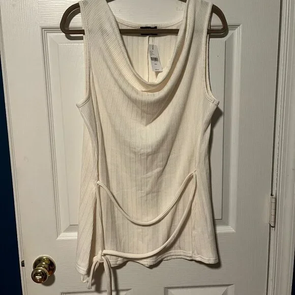NWT Sleeveless cream blouse - Picture 1 of 5